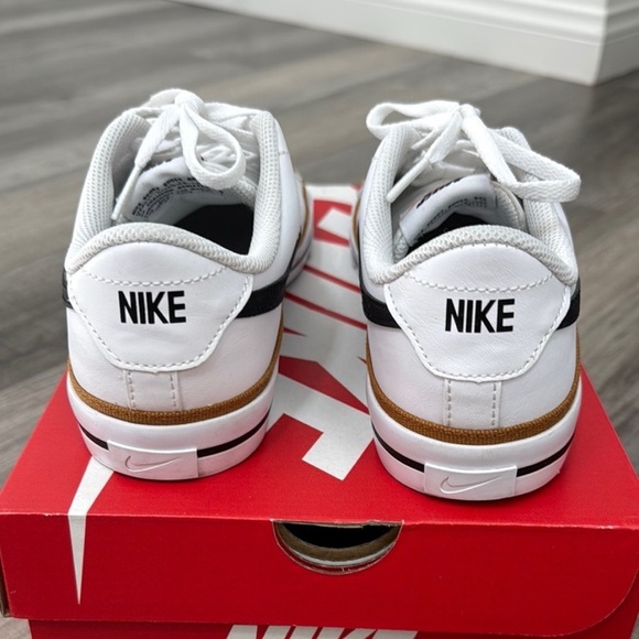 NWT NIKE COURT LEGACY - Picture 5 of 5